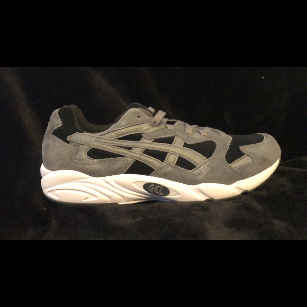 Brand New ASICS Gel-Diablo size 13 Black/Carbon